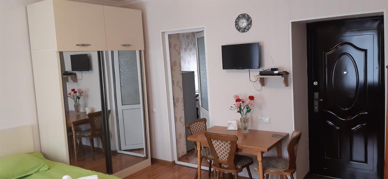 Tamara'S Apartament In Avlabari Tbilisi Ngoại thất bức ảnh